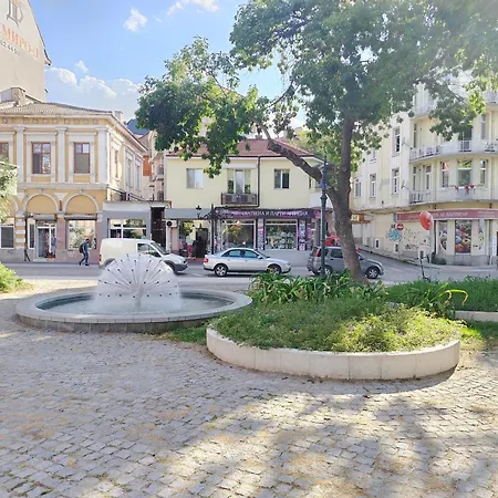 Good Mood & Parking 2 *